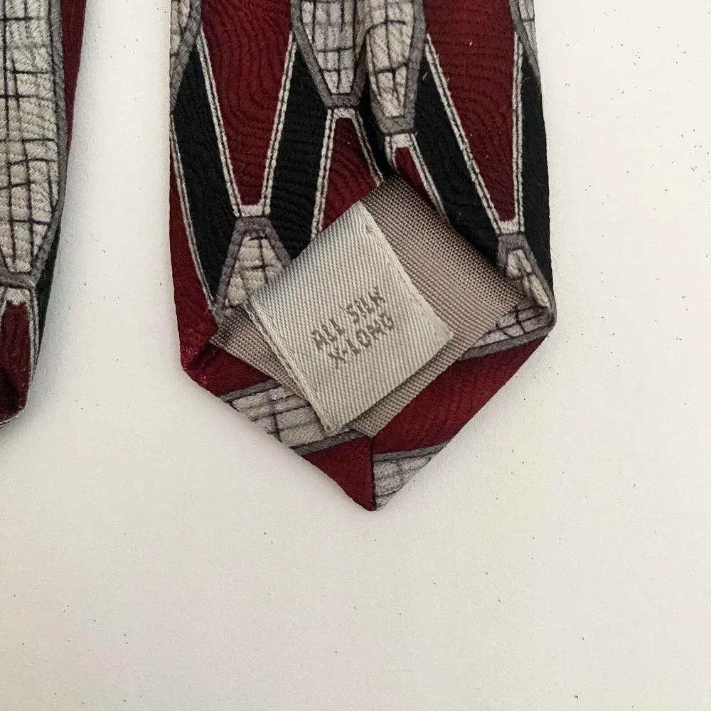 Pierre Cardin Printed‎ 100% Silk Red Gray Black Art Deco Neck tie USA Long 64